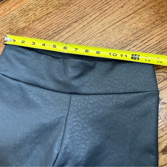 EXPRESS | Faux Leather Cheetah Print Leggings - Picture 13 of 13